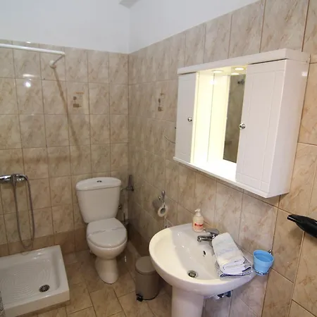 Avra Apartman *