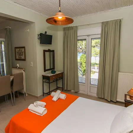 Avra Apartman Szkála Rahoníu