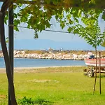 Apartment Avra *