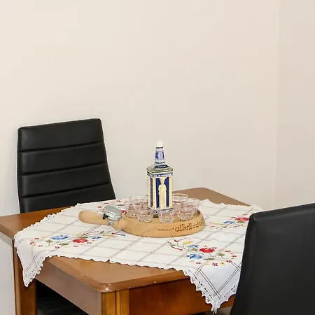 Apartment Avra *