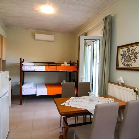 Apartament Avra *