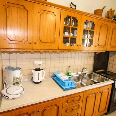 Apartament Avra *